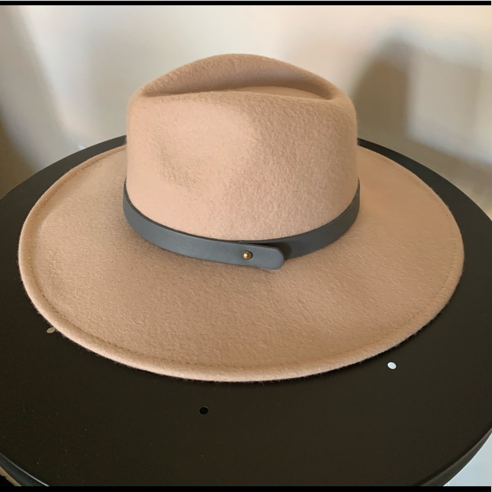 Beige felt hat